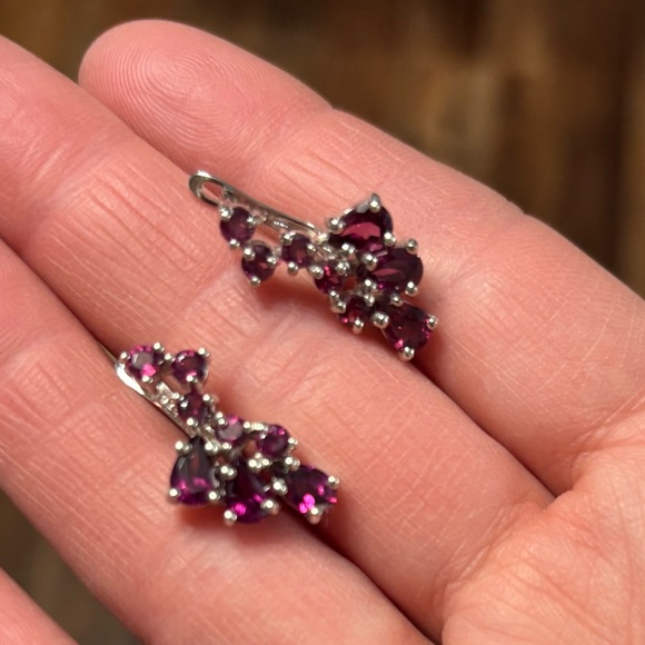 Elegant Natural Rhodolite Garnet Gemstone Earrings in 925 Sterling Silver! - Picture 3 of 8